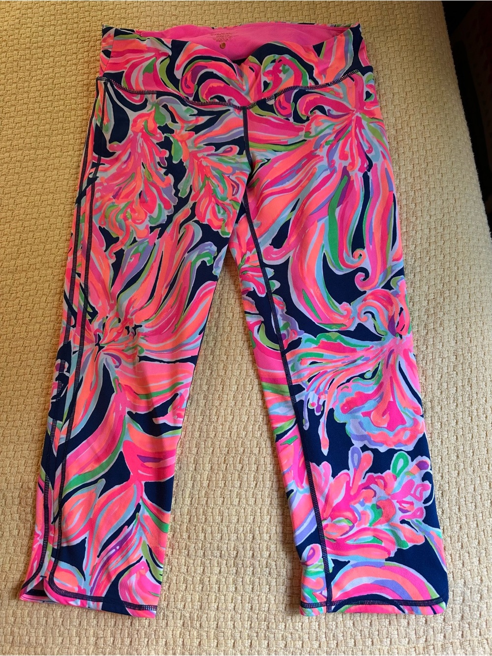 Lilly Pulitzer Multicolor Swirl Capri Leggings - Pink, Navy, Green